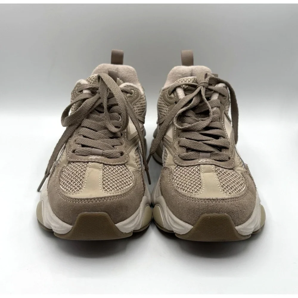 Reebok royal charge